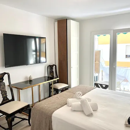 Beautiful Spacious Private In Modern Shared Homestay