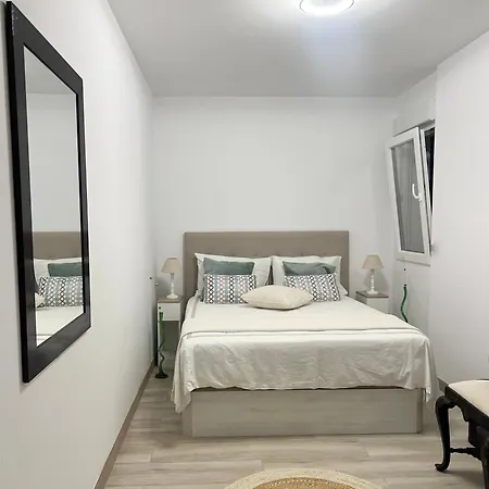 Homestay Beautiful Spacious Private In Modern Shared Marbella